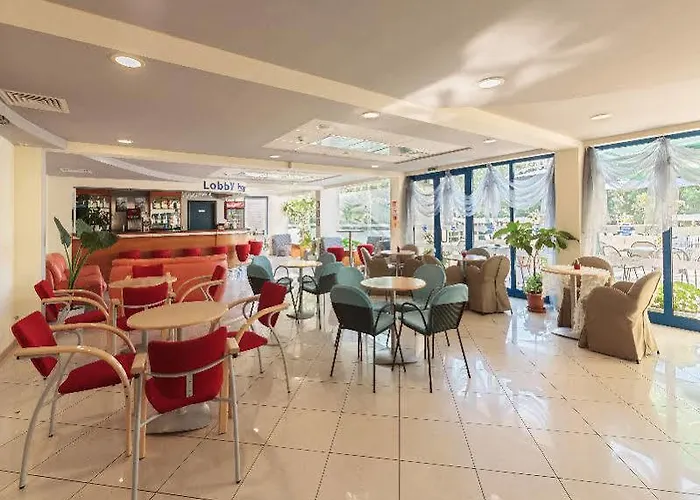 Complex Aquamarine Aparthotel